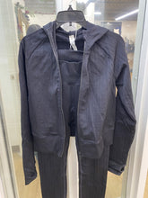 Load image into Gallery viewer, ALO cableknit print zip up L