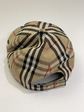 Load image into Gallery viewer, Burberry baseball hat M