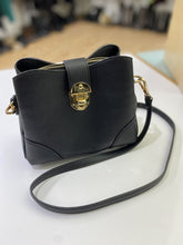 Load image into Gallery viewer, Louenhide shoulder bag