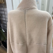 Load image into Gallery viewer, Eddie Bauer faux fur jacket L