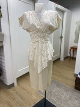 Load image into Gallery viewer, Vintage cream dress M