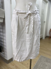 Load image into Gallery viewer, Ellen Tracy linen skirt M