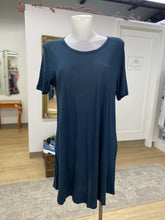 Load image into Gallery viewer, Wilfred t-shirt dress M