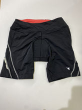 Load image into Gallery viewer, Diadora biking shorts NWT L