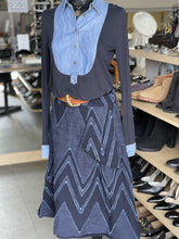 Load image into Gallery viewer, Theory Top Long Sleeve M