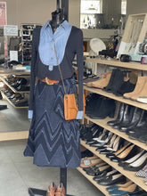 Load image into Gallery viewer, Theory Top Long Sleeve M