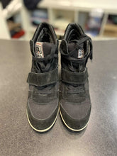Load image into Gallery viewer, Ash suede hightops 39