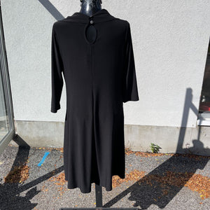 Sympli pocket dress 10