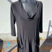 Load image into Gallery viewer, Sympli pocket dress 10
