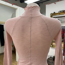Load image into Gallery viewer, Free People waffle top XS
