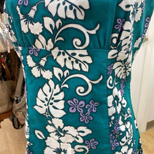 Load image into Gallery viewer, Royal Creations Made in Hawaii sundress M
