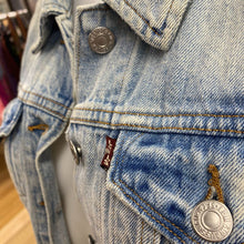Load image into Gallery viewer, Levis denim jacket S
