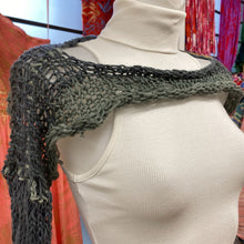 Load image into Gallery viewer, Handmade knit bolero
