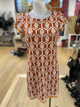 Load image into Gallery viewer, Hatley shift dress XS
