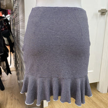 Load image into Gallery viewer, Club Monaco flutter skirt XS
