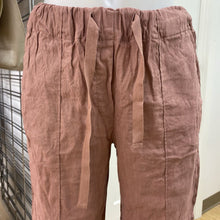 Load image into Gallery viewer, Babaton linen pants XS
