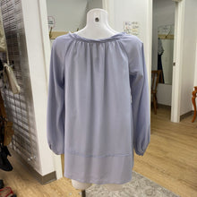 Load image into Gallery viewer, Rebecca Taylor oversized flowy top 4
