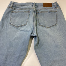 Load image into Gallery viewer, J Crew Slim broken in Boyfriend jeans 27
