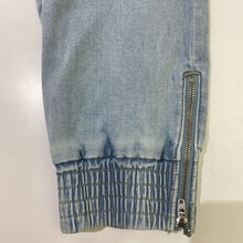 Load image into Gallery viewer, J Brand jobber leg jeans 27
