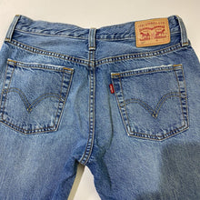 Load image into Gallery viewer, Levis 501 jeans 26
