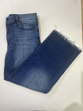 Load image into Gallery viewer, Fidelity Malibu High Waist Wide Crop jeans 26
