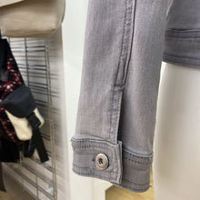 Load image into Gallery viewer, Laura denim jacket S
