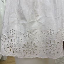 Load image into Gallery viewer, Beyond Words eyelet hem top NWT M

