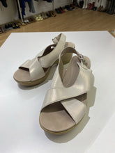 Load image into Gallery viewer, Dansko iridescent platform sandals 39
