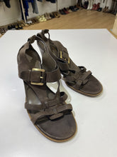 Load image into Gallery viewer, Ecco strappy heeled sandals 39
