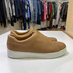 Vionic zip up leather sneakers 8.5