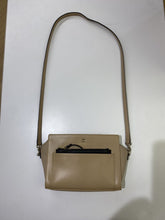 Load image into Gallery viewer, Kate Spade smooth/pebbled leather crossbody
