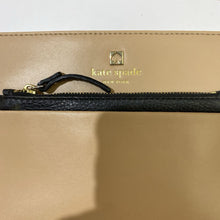 Load image into Gallery viewer, Kate Spade smooth/pebbled leather crossbody
