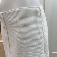 Load image into Gallery viewer, Club Monaco lined skirt 4
