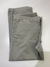 Load image into Gallery viewer, Banana Republic straight crop pants 14
