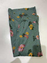Load image into Gallery viewer, Toad &amp; Co floral flowy pants S
