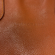Load image into Gallery viewer, Danier leather handbag
