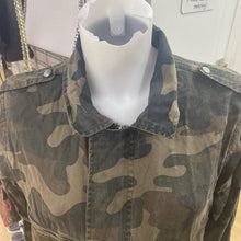 Load image into Gallery viewer, BLANKNYC Camo cropped jacket S

