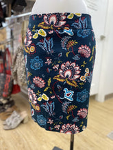 Load image into Gallery viewer, Ann Taylor floral skirt 6
