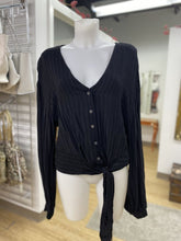 Load image into Gallery viewer, ASTR tie front top L NWT
