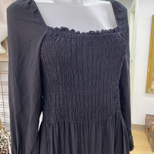 Load image into Gallery viewer, H&amp;M smocked dress S
