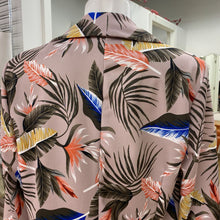 Load image into Gallery viewer, Pentagone tropical print blazer M

