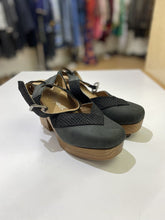 Load image into Gallery viewer, Free People clogs 37
