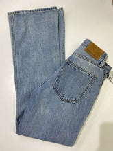 Load image into Gallery viewer, Denim Forum The Marianne Mid Loose Flare 23
