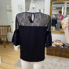 Load image into Gallery viewer, Cami NYC silk top M
