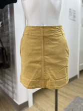 Load image into Gallery viewer, Club Monaco denim skirt 24
