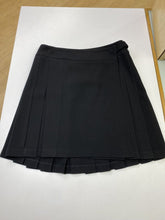 Load image into Gallery viewer, Holt Renfrew vintage pleated skirt 8
