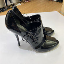 Load image into Gallery viewer, Gucci patent heels 40
