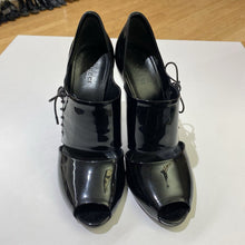 Load image into Gallery viewer, Gucci patent heels 40
