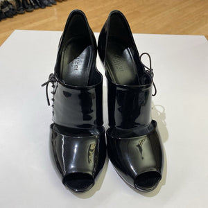 Gucci patent heels 40