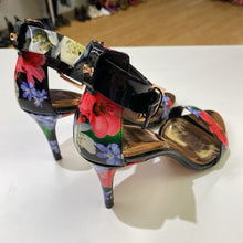 Load image into Gallery viewer, Ted Baker sandals 38
